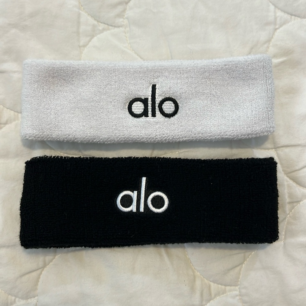 Alo Yoga Sweat Bands (2) headwear in black and white